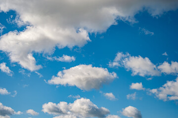 Obraz premium Blue sky background with a tiny clouds