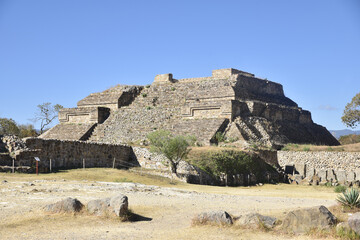 Pyramide zapotèque de Monte Alban, Mexique - obrazy, fototapety, plakaty