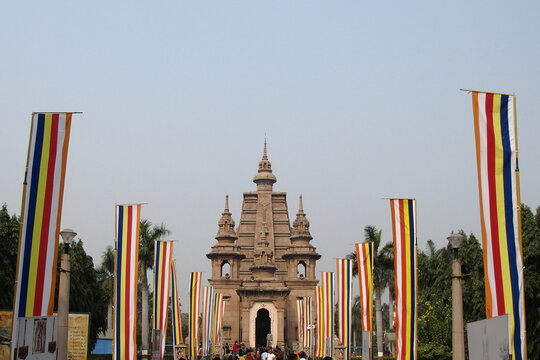 Sarnath near Varanasi, Gautama Buddha,  Isipatana,  pilgrimage,   temple, religious, preaching of the first sermon