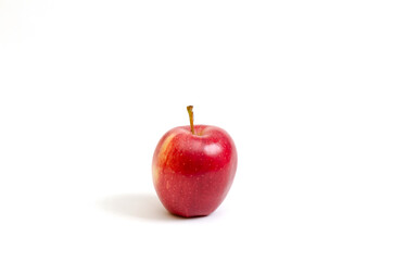 Manzana roja aislada sobre fondo blanco, recortable.