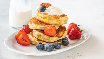 Ricotta pancakes with fresh berries