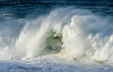 Fototapeta na wymiar huge waves at Cape Kiwanda on the Oregon coast at Pacific City