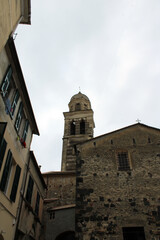 Strada con vista della chiesa di Sant'Andrea a Levanto