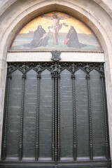 95 Disputationsthesen von Martin Luther an der Thesent&uuml;r der Schlosskirche in Wittenberg, Sachsen-Anhalt