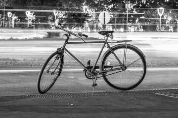 Fototapeta na wymiar a bicycle in the night