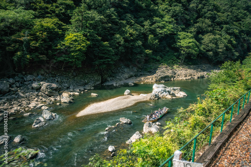 京都 トロッコ列車から見た保津峡渓谷と保津川の風景 Wall Mural 眞