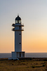 Paseando por el faro de cap de barbaria (Formentera-España)