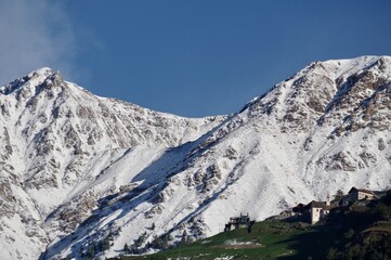 Fototapeta na wymiar Bergstation Seilbahn 