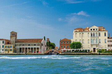 
house on the edge of the canal, Venice