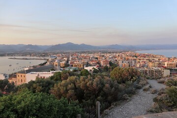 Milazzo - Panorama del borgo dal fortino all'alba