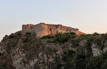 Fototapeta na wymiar Milazzo - Panorama del castello all'alba
