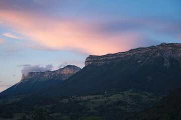Coucher de soleil sur le mont Granier en chartreuse