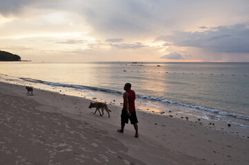 Naklejka premium sunset on Phra Ae Beach in Koh Lanta, Thailand