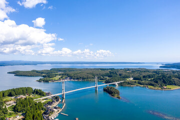 Obraz premium 能登島とツインブリッジのと（能登島が右側、遠景は能登半島）