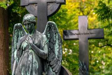 Engelsstatue auf dem Nordfriedhof in Wiesbaden
