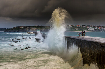 Vague à Saint-Jean-de-Luz