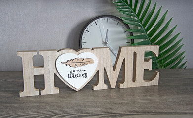 Home, zegar © mlaine