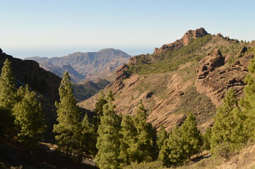 Fototapeta na wymiar The beatiful coastline and mountains on Gran Canaria in Spain