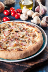 Pizza Bianca with bacon and mushrooms