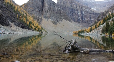 Lake Morraine in den kanadischen Rocky Mountains