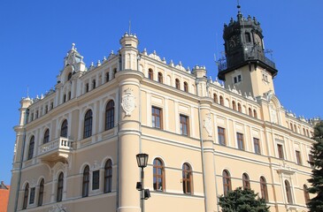 Fototapeta na wymiar Jarosław Ratusz Kamienica Orsettich, Studnia, Zabytki Klasztor Wieże