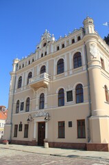 Jarosław Ratusz Kamienica Orsettich, Studnia, Zabytki Klasztor Wieże © woodyd