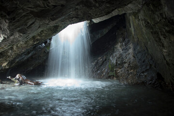 Incredible waterfall inside a cave - Donut Falls Utah