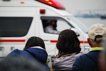 救急車 © apoptosis