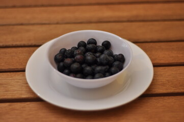 Fresh blueberries in a bowl