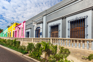 Mexico, Mazatlan, Colorful old city streets in historic city center
