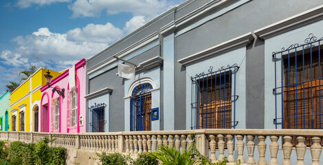 Mexico, Mazatlan, Colorful old city streets in historic city center