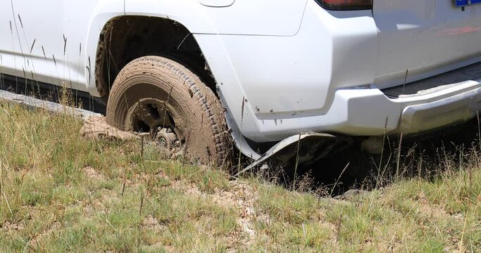 SUV got stuck in the mud