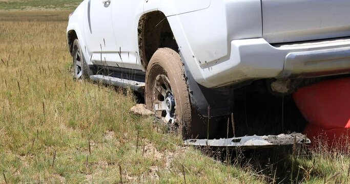 SUV got stuck in the mud