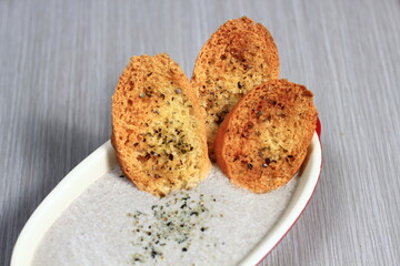 mushroom soup with garlic bread