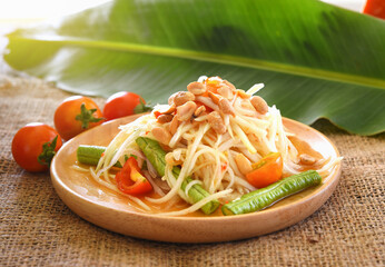 papaya salad thai food