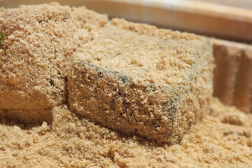 close up photo Japanese style Warabi Mochi with sesame starch
