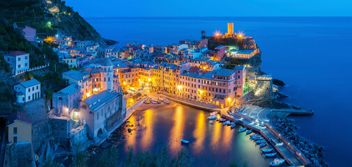 Fototapeta premium Idyllic landscape of Vernazza, Cinque Terre, Italy