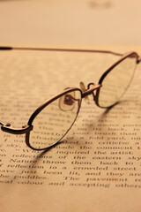 眼鏡と本