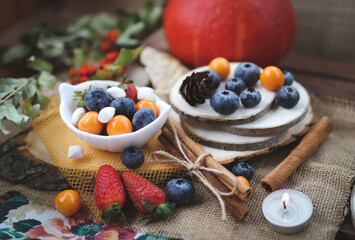 salad with berries