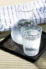 水