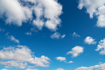 Obraz premium blue sky background with white clouds