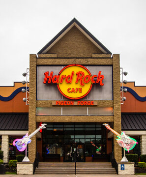 Pigeon Forge, Tennessee -  Exterior Of The Hard Rock Cafe In Pigeon Forge In Vertical Orientation. The Hard Rock Is A Nationwide Chain With Locations In Popular Tourist Destinations Across America. 