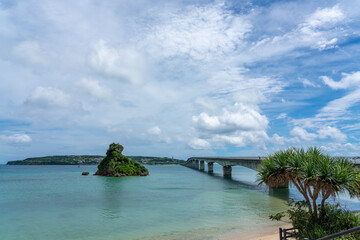 古宇利島と古宇利大橋の風景