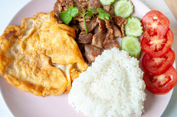 Fried Pork with Garlic Pepper Rice and Omelette, Popular Thai Food