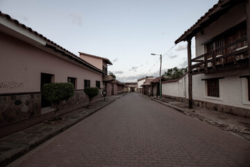 Fototapeta na wymiar empty streets of samaipata