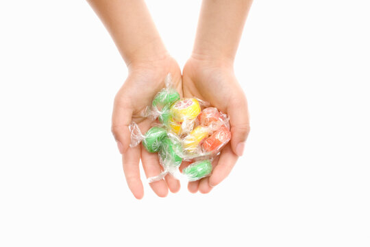 キャンディーを持つ子供の手 の画像 0 件の Stock 写真 ベクターおよびビデオ Adobe Stock