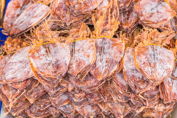 Dried squid that is lined.