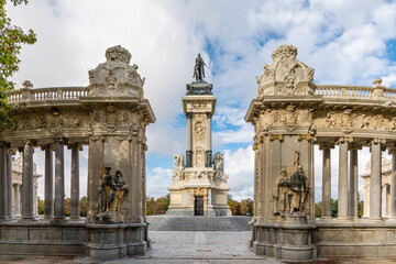 Obraz premium Monument to King Alfonso XII in the Retiro Park of Madrid, Spain