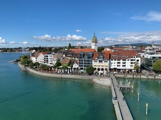 Fototapeta na wymiar Blick vom Moleturm auf Friedrichshafen