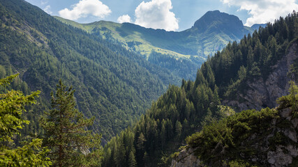 Fototapeta na wymiar The landscape in austria seen from the E5 path.